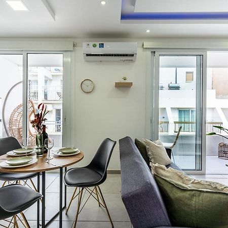 Beach Daze 1-Br Apt By Finikoudes Beach Lárnaka Kültér fotó